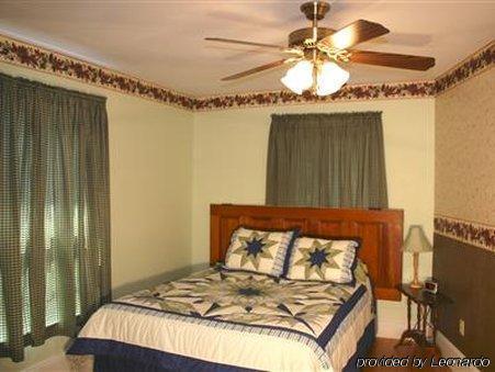 The Young House Bed And Breakfast Millinocket Kamer foto