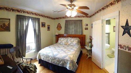 The Young House Bed And Breakfast Millinocket Buitenkant foto