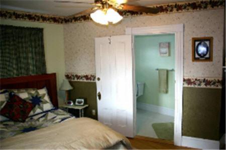 The Young House Bed And Breakfast Millinocket Kamer foto